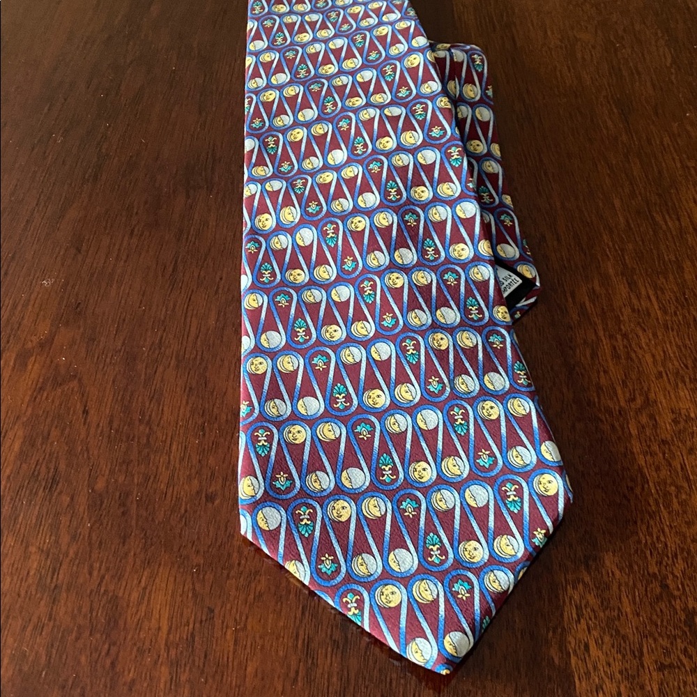 Metropolitan museum of art Men's Burgundy and Blue Patterned Tie